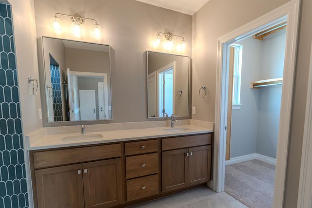 2718 W Shearwater St, Wichita, KS 67204