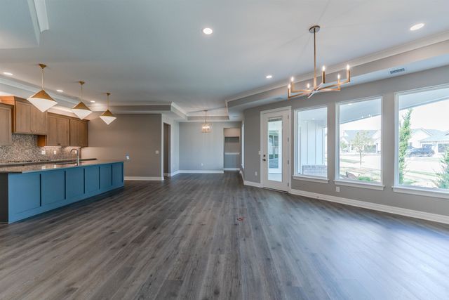 2718 W Shearwater St, Wichita, KS 67204