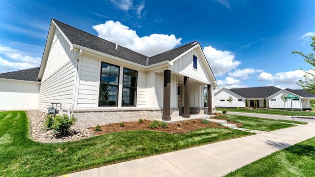 2718 W Shearwater St, Wichita, KS 67204