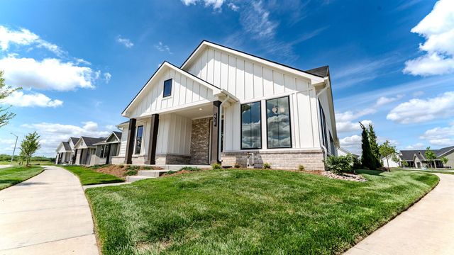 2718 W Shearwater St, Wichita, KS 67204