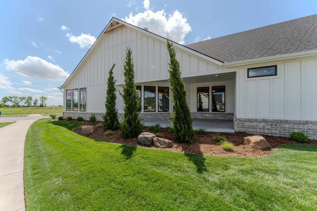 2718 W Shearwater St, Wichita, KS 67204