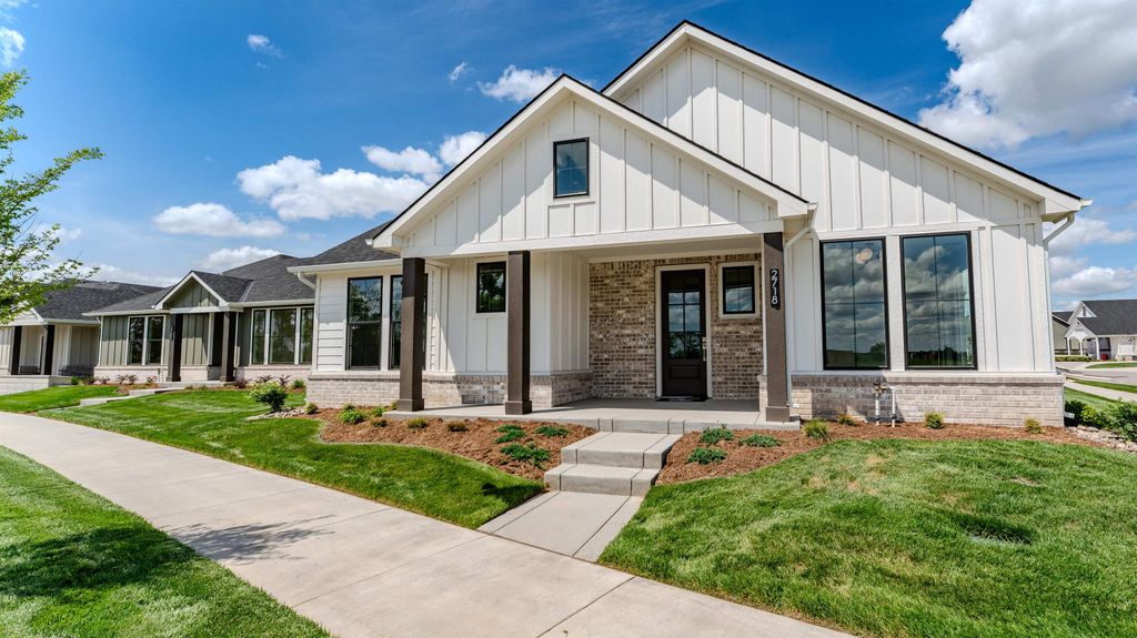 2718 W Shearwater St, Wichita, KS 67204