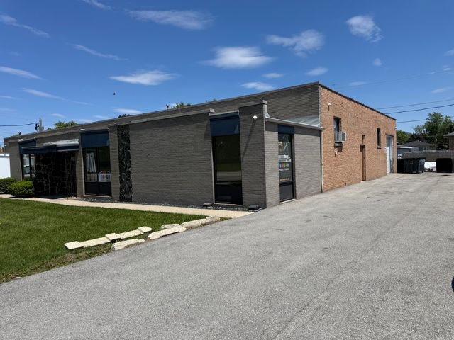 7825 Roberts Road, Bridgeview, IL 60455