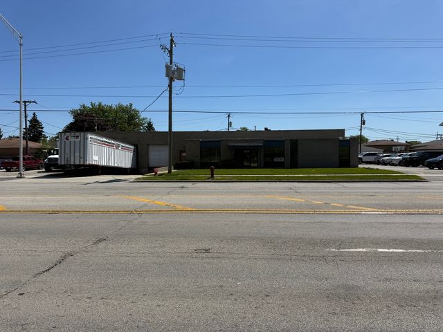 7825 Roberts Road, Bridgeview, IL 60455