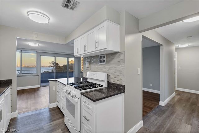 12900 Lake Avenue 626, Lakewood, OH 44107