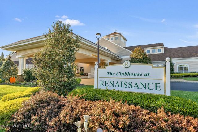 5 La Rochelle Drive, Manchester, NJ 08759