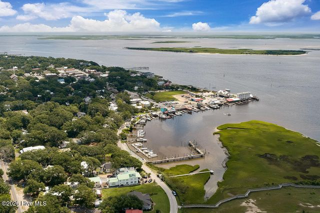 311 Champion Court SE, Southport, NC 28461