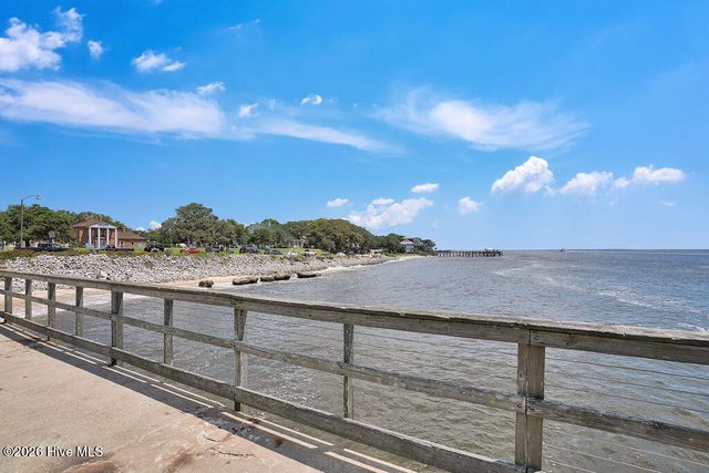 311 Champion Court SE, Southport, NC 28461