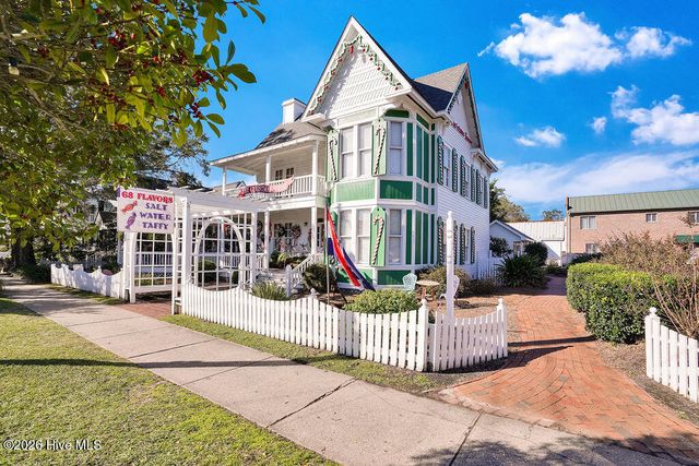 311 Champion Court SE, Southport, NC 28461