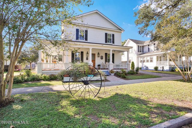 311 Champion Court SE, Southport, NC 28461