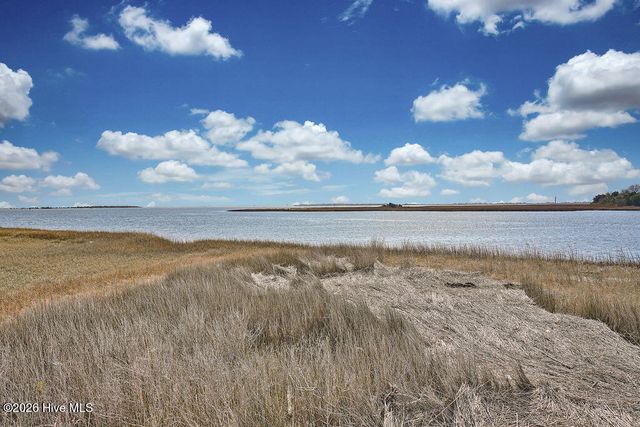 311 Champion Court SE, Southport, NC 28461