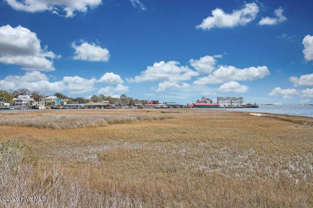 311 Champion Court SE, Southport, NC 28461