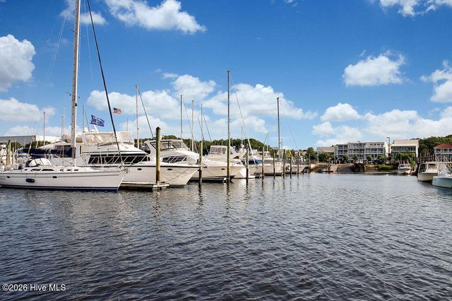 311 Champion Court SE, Southport, NC 28461