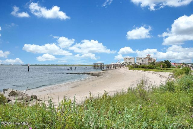 311 Champion Court SE, Southport, NC 28461