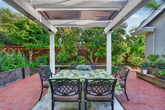 1487 Fallen Leaf Lane, Los Altos, CA 94024