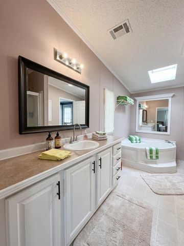 1339 Pine Tree, Maplewood, MN 55119
