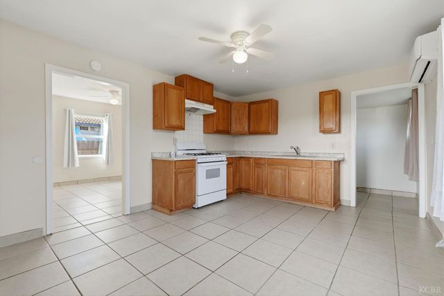402 E Elm Street, Hanford, CA 93230