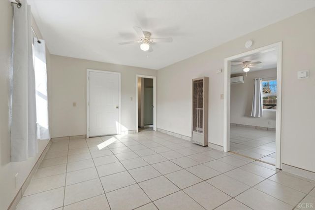 402 E Elm Street, Hanford, CA 93230