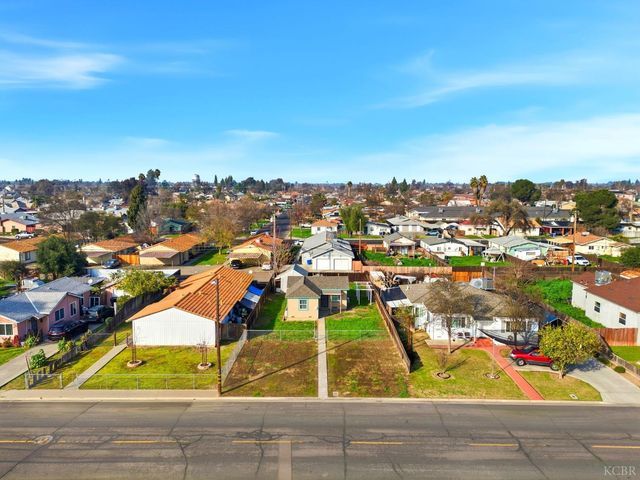 402 E Elm Street, Hanford, CA 93230