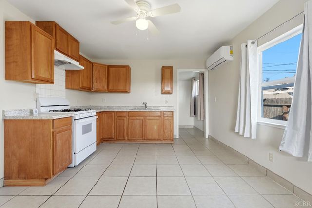 402 E Elm Street, Hanford, CA 93230