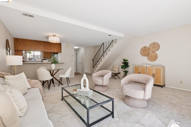 1563 Carpentier, San Leandro, CA 94577