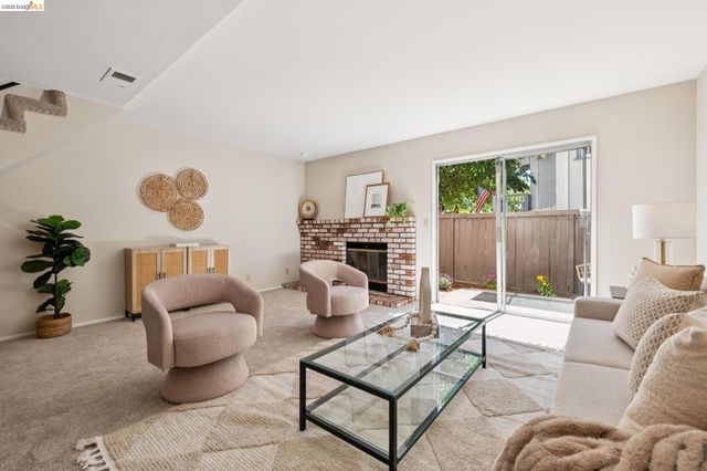 1563 Carpentier, San Leandro, CA 94577