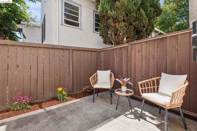 1563 Carpentier, San Leandro, CA 94577