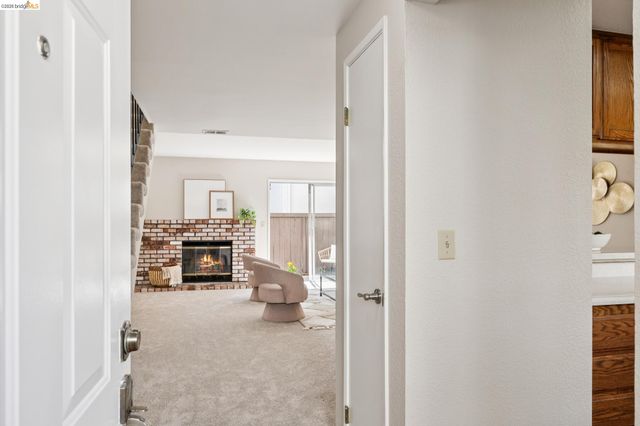 1563 Carpentier, San Leandro, CA 94577