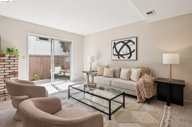 1563 Carpentier, San Leandro, CA 94577