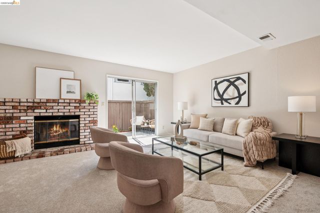1563 Carpentier, San Leandro, CA 94577