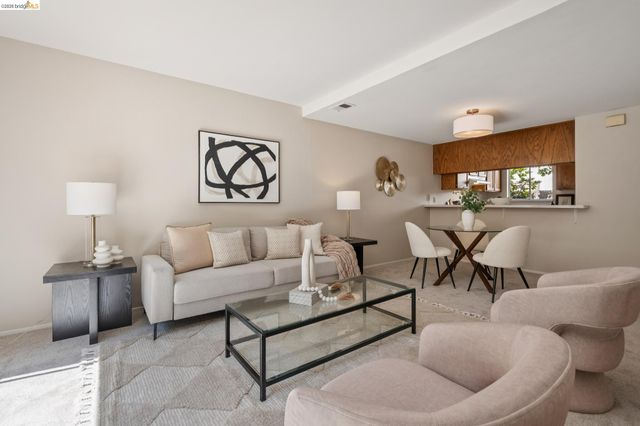 1563 Carpentier, San Leandro, CA 94577