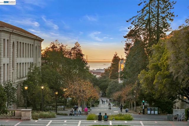 968 62nd st, Oakland, CA 94608