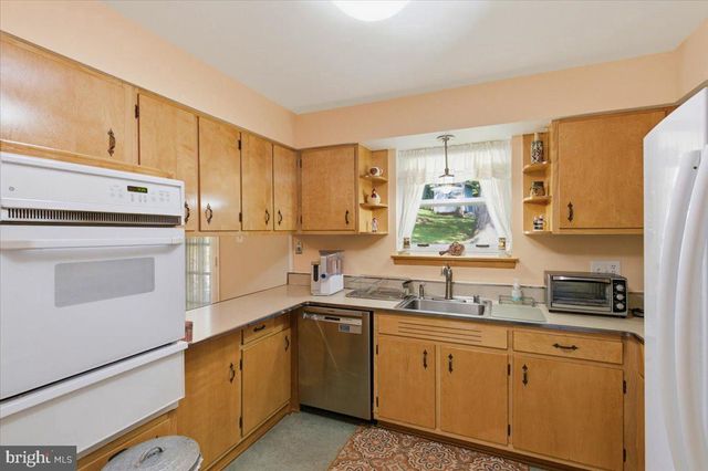 4703 EXETER ST, Annandale, VA 22003