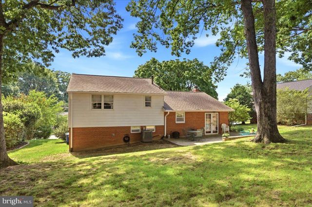4703 EXETER ST, Annandale, VA 22003
