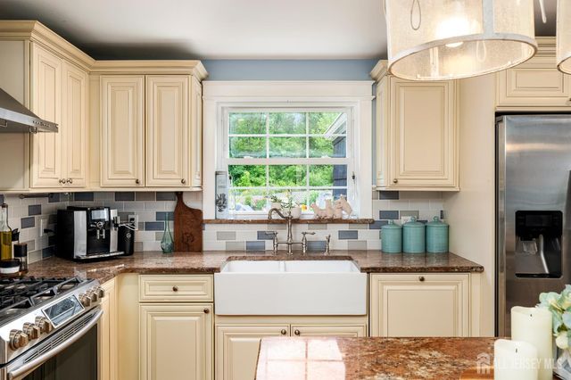 61 Laurel Avenue, Franklin, NJ 08528
