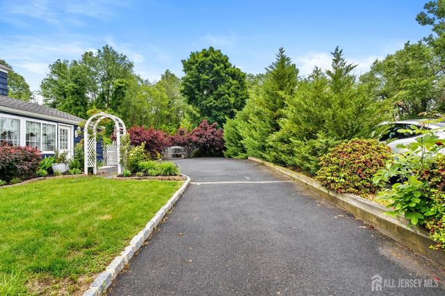 61 Laurel Avenue, Franklin, NJ 08528