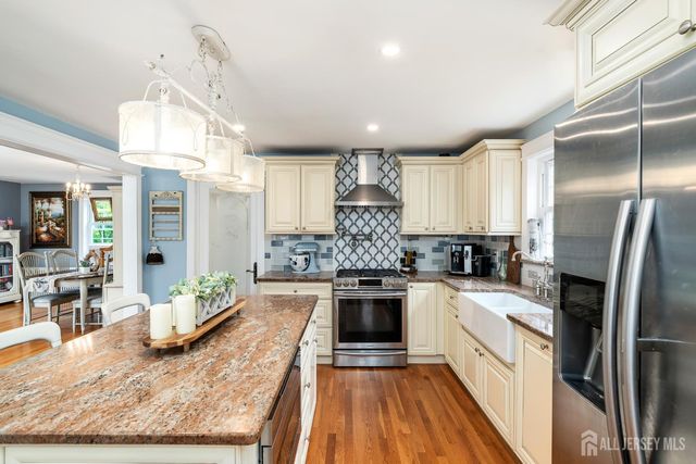 61 Laurel Avenue, Franklin, NJ 08528