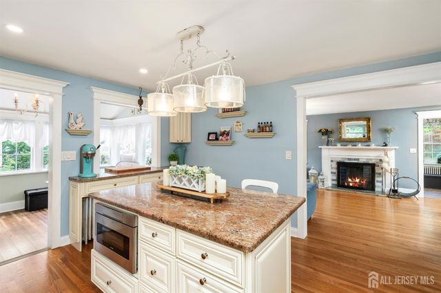61 Laurel Avenue, Franklin, NJ 08528