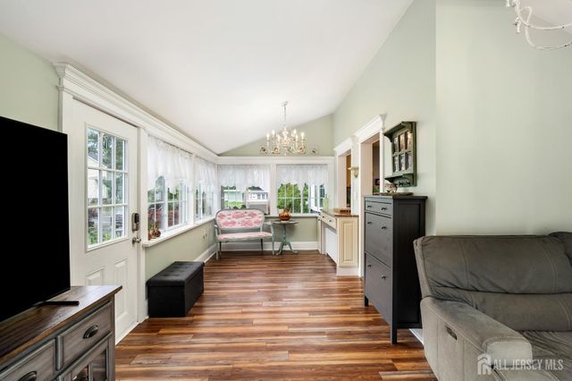 61 Laurel Avenue, Franklin, NJ 08528