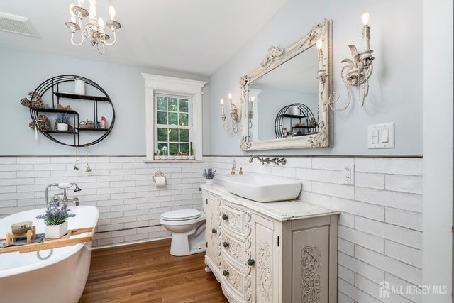 61 Laurel Avenue, Franklin, NJ 08528