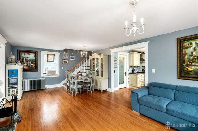 61 Laurel Avenue, Franklin, NJ 08528
