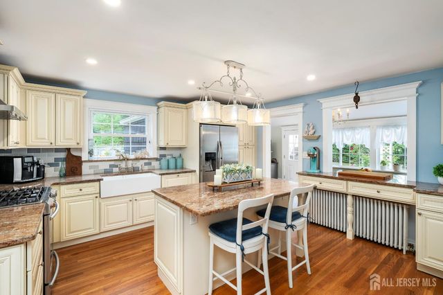 61 Laurel Avenue, Franklin, NJ 08528