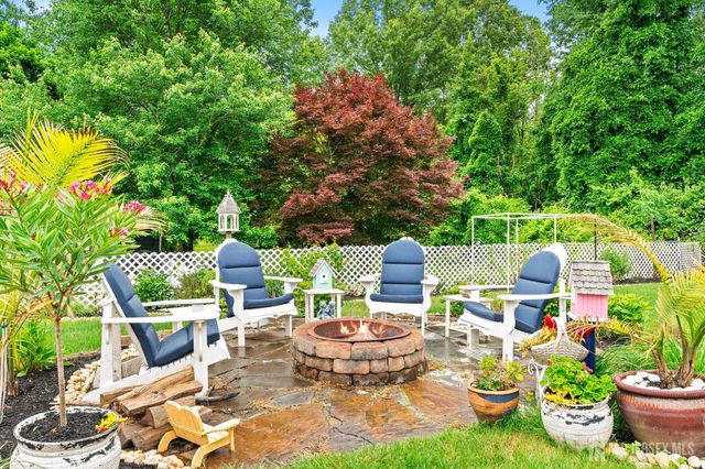 61 Laurel Avenue, Franklin, NJ 08528