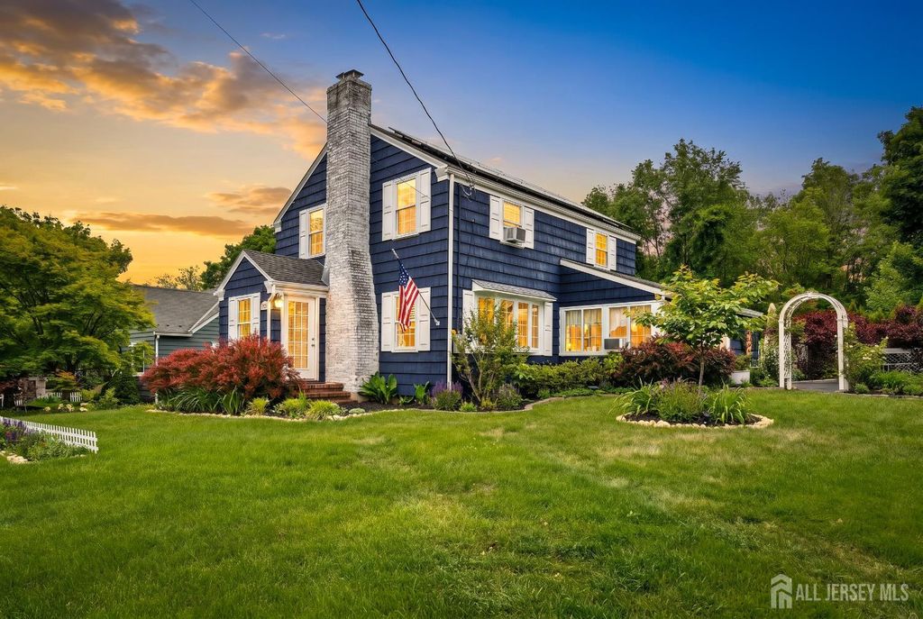 61 Laurel Avenue, Franklin, NJ 08528