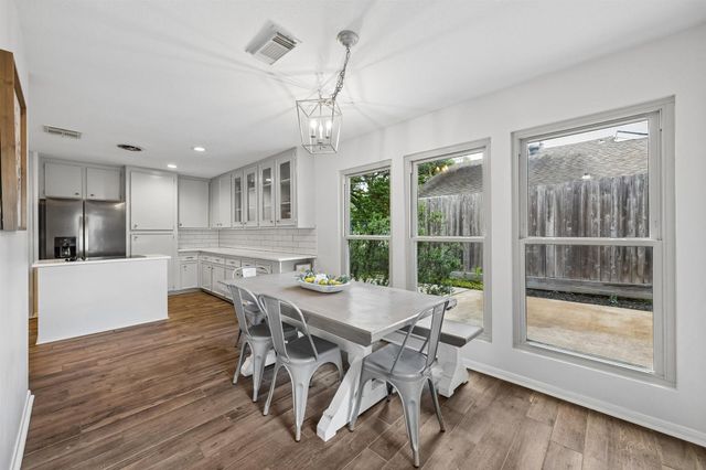 1623 Warwickshire Drive, Houston, TX 77077