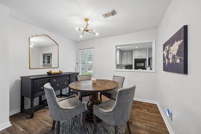 1623 Warwickshire Drive, Houston, TX 77077