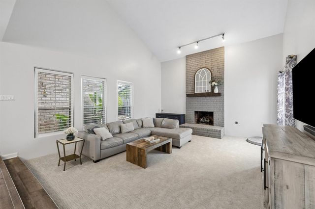 1623 Warwickshire Drive, Houston, TX 77077