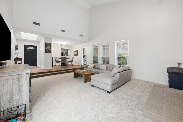 1623 Warwickshire Drive, Houston, TX 77077