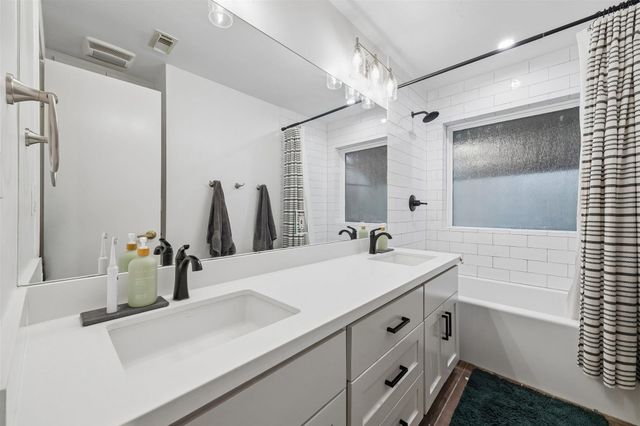 1623 Warwickshire Drive, Houston, TX 77077