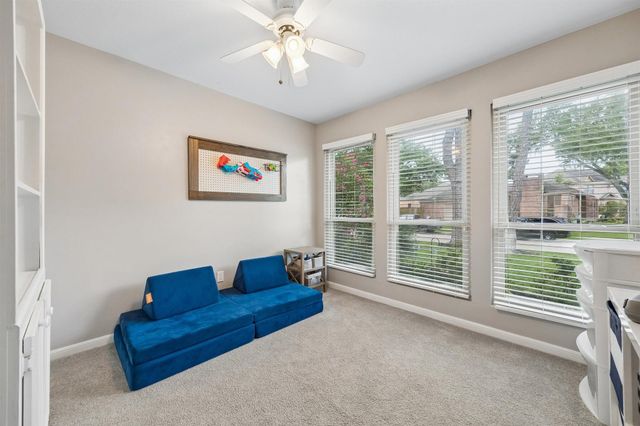 1623 Warwickshire Drive, Houston, TX 77077